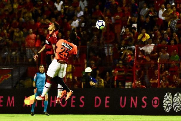 Rubro-negros disputam confronto de estilos táticos opostos na Ilha do Retiro