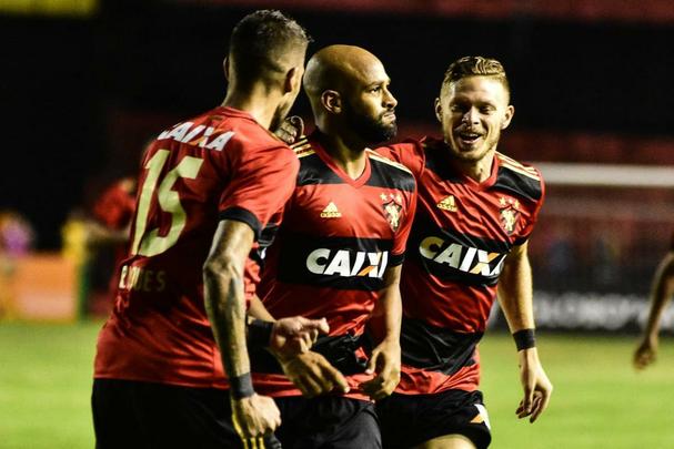 Gol de Fellipe Bastos dá vitória do Sport sobre o Atlético-PR por 1 a 0, na Ilha do Retiro