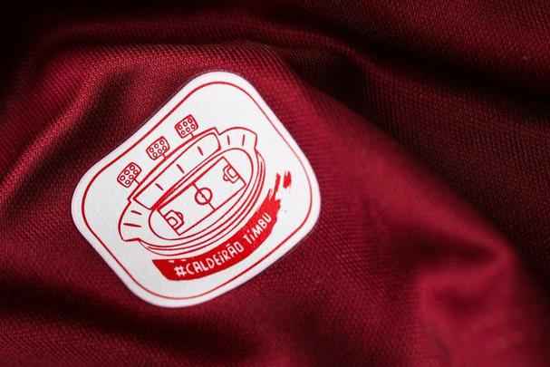 Nova camisa com detalhe alusivo � volta aos Aflitos estreia neste s�bado contra o Remo, pela S�rie C
