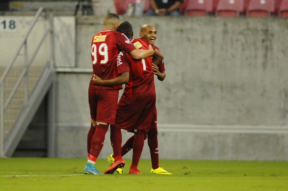 Na Arena de Pernambuco, N�utico vence o Remo por 3 a 2 e sai do Z2 da s�rie C.