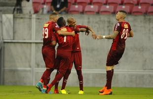 Na Arena de Pernambuco, N�utico vence o Remo por 3 a 2 e sai do Z2 da s�rie C.