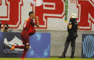 Na Arena de Pernambuco, N�utico vence o Remo por 3 a 2 e sai do Z2 da s�rie C.