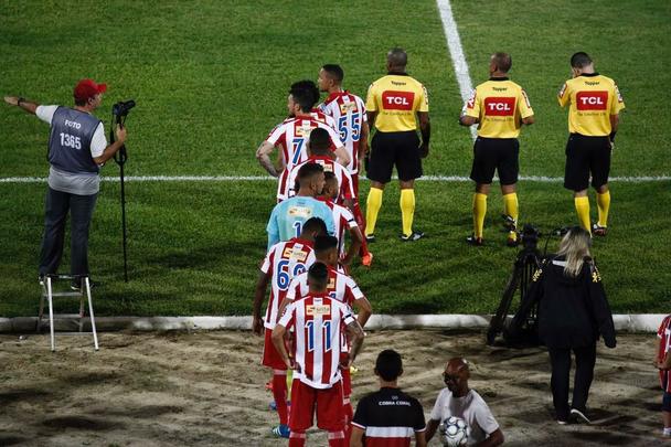 Clássico das Emoções no Arruda, em meio à Copa do Mundo, teve um público modesto para partida válida pela 10ª rodada da Série C