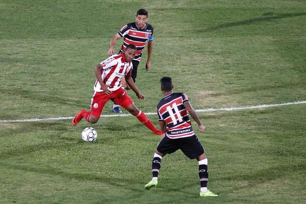 Clássico das Emoções no Arruda, em meio à Copa do Mundo, teve um público modesto para partida válida pela 10ª rodada da Série C