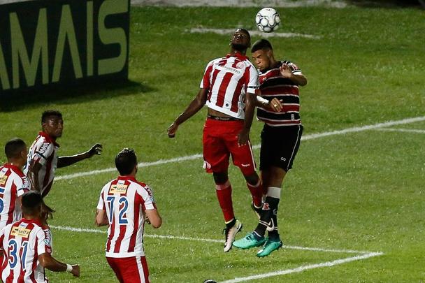 Clássico das Emoções no Arruda, em meio à Copa do Mundo, teve um público modesto para partida válida pela 10ª rodada da Série C