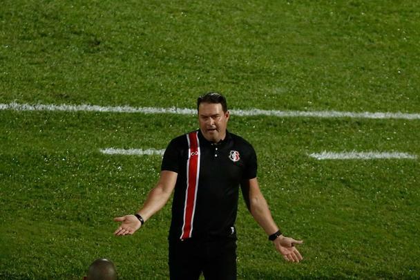 Clássico das Emoções no Arruda, em meio à Copa do Mundo, teve um público modesto para partida válida pela 10ª rodada da Série C