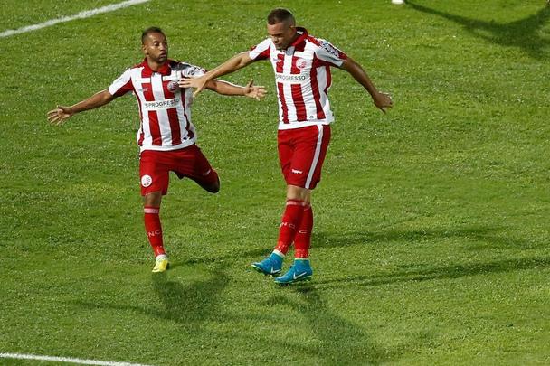 Clássico das Emoções no Arruda, em meio à Copa do Mundo, teve um público modesto para partida válida pela 10ª rodada da Série C