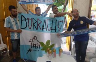 Brasileiros torcem para a Argentina em bar no Recife