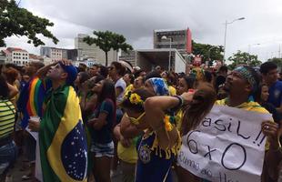 Cais da Alfndega fica em clima de carnaval para mais uma partida da Seleo Brasileira para a Copa do Mundo