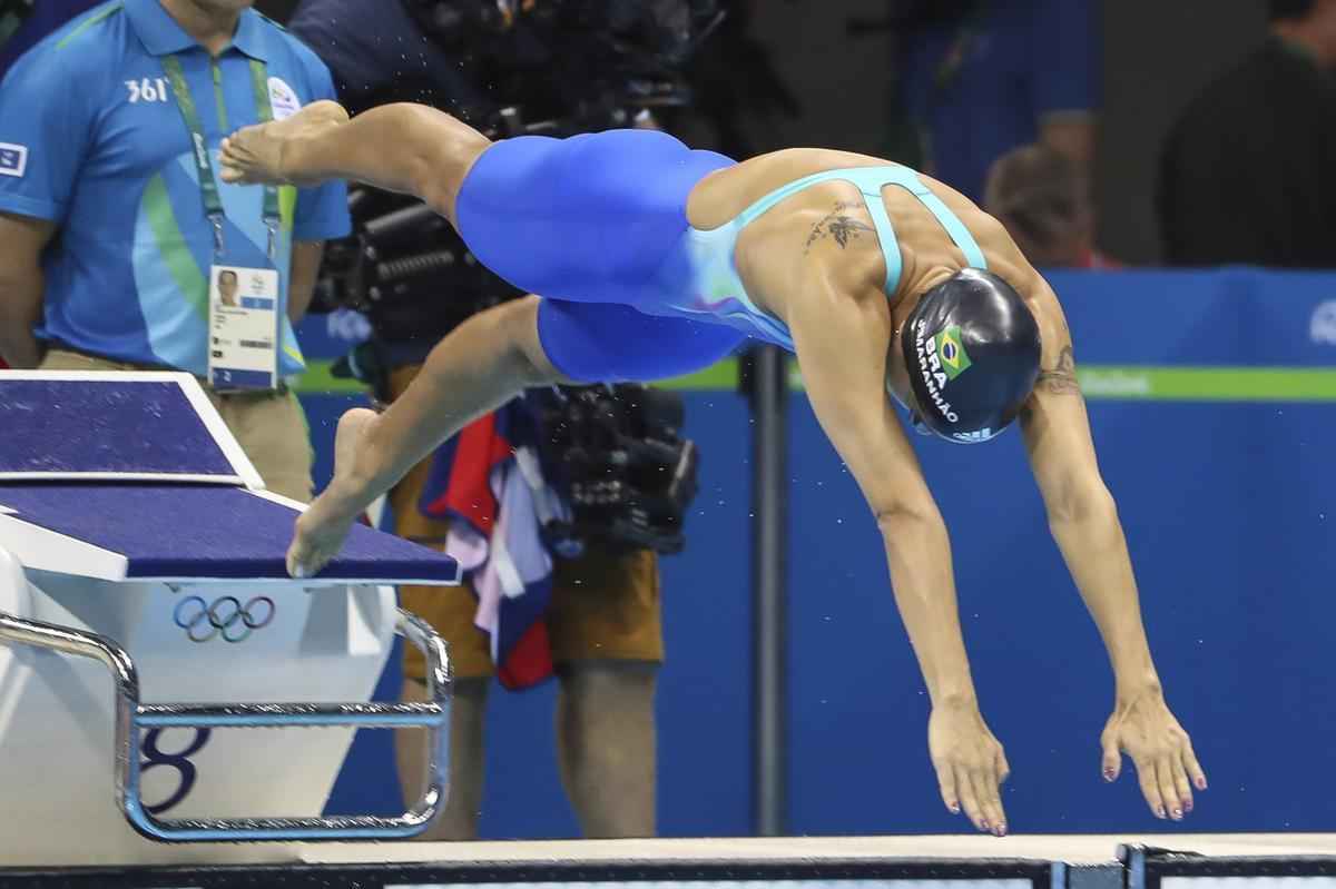 Com passado turbulento, nadadora catalizou momentos de tenso para seguir fazendo o que mais ama: estar dentro das guas 