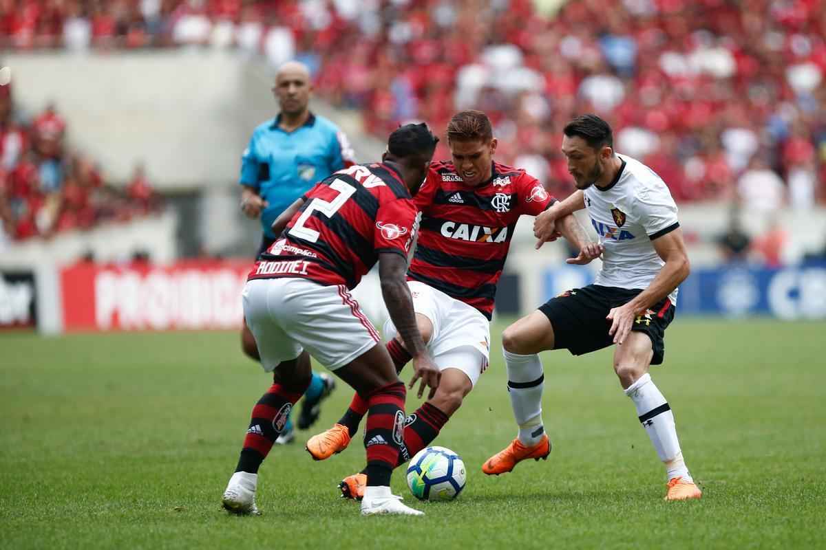 Com falhas na defesa, time de Claudinei Oliveira perde por 4 a 1 no Maracan e flerta com zona de rebaixamento