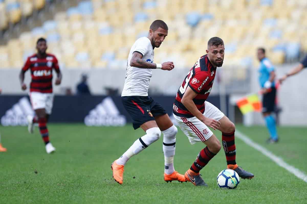 Com falhas na defesa, time de Claudinei Oliveira perde por 4 a 1 no Maracan e flerta com zona de rebaixamento