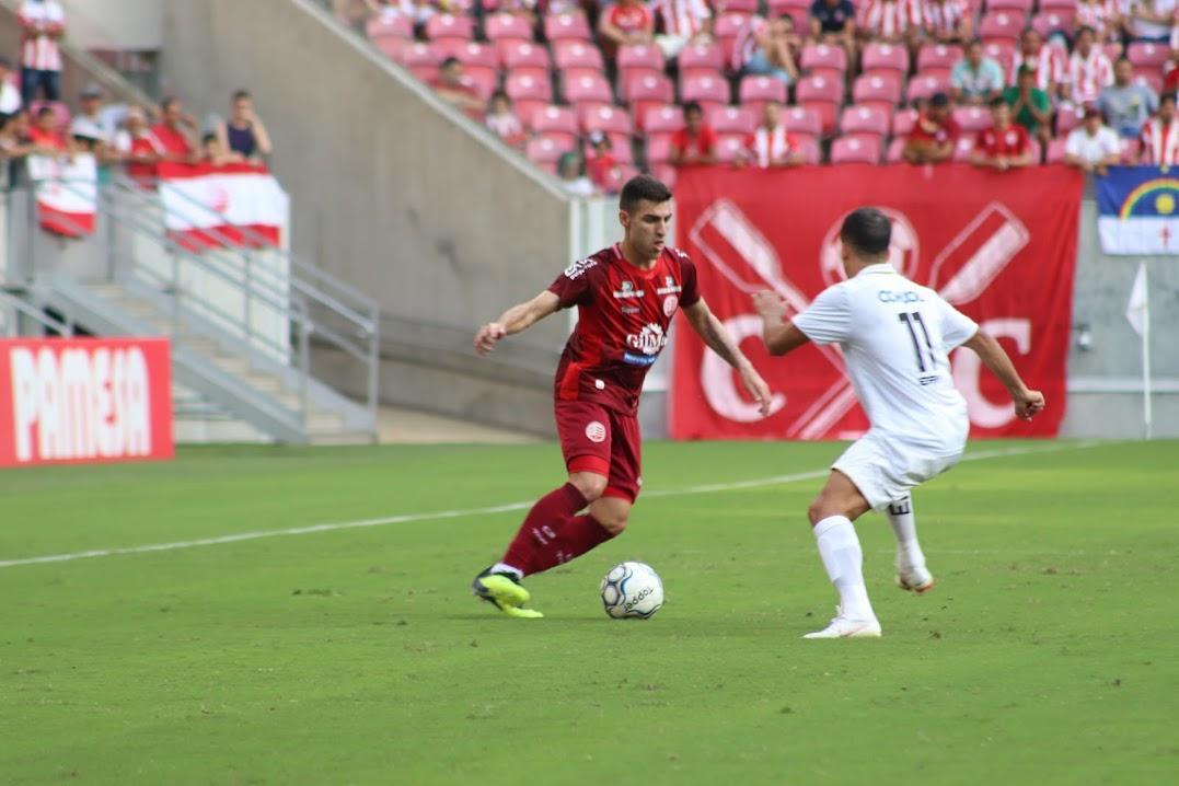 O time alvirrubro, bastante entrosado, deteve o domnio quase que absoluto do jogo, apresentando um futebol de grande consistncia ofensiva e velocidade. Alvirrubros e lderes do Grupo A, seguem para a partida contra o Remo, no prximo sbado, j classificados
