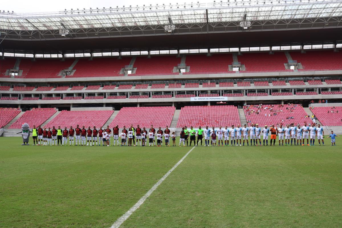 dolo do dos dolos naquele que  considerado o pior time do Mundo, Mauro Shampoo encerrou a carreira em um jogo festivo, aos 61 anos