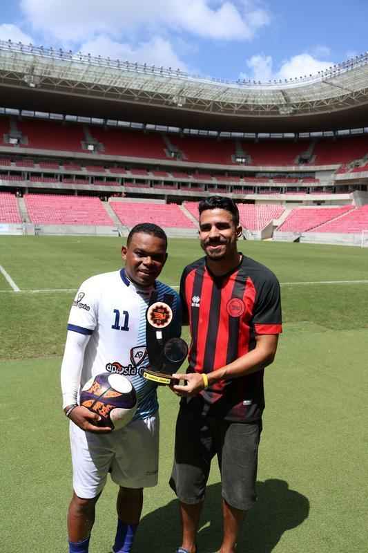 dolo do dos dolos naquele que  considerado o pior time do Mundo, Mauro Shampoo encerrou a carreira em um jogo festivo, aos 61 anos