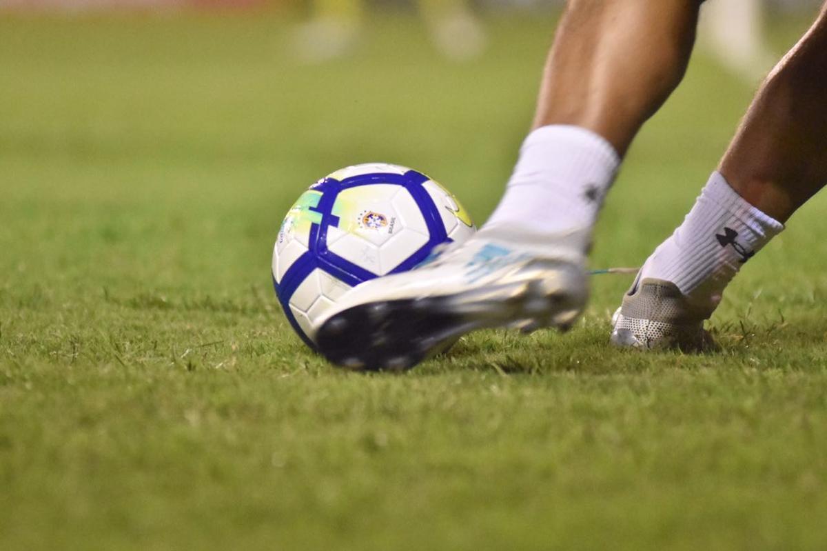 Vindo de quatro derrotas consecutivas na Série A, o Sport recebeu a Chapecoense na noite deste domingo, na Ilha do Retiro