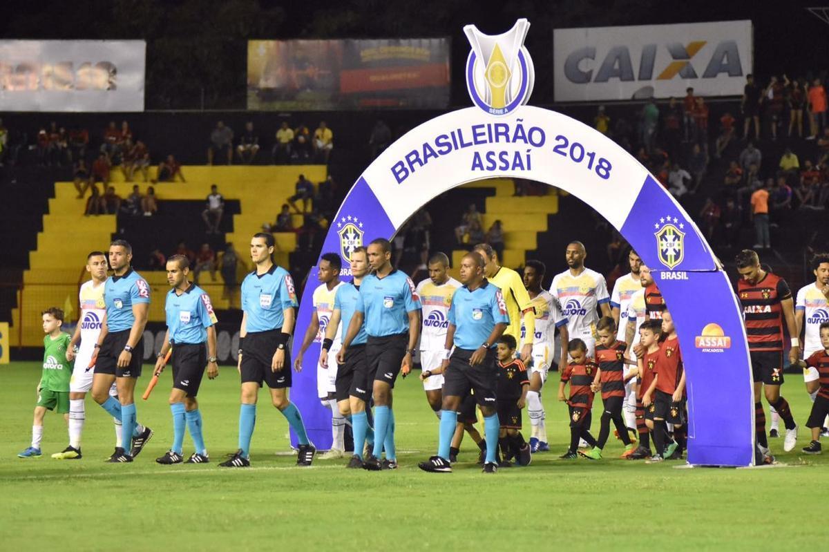 Vindo de quatro derrotas consecutivas na Série A, o Sport recebeu a Chapecoense na noite deste domingo, na Ilha do Retiro