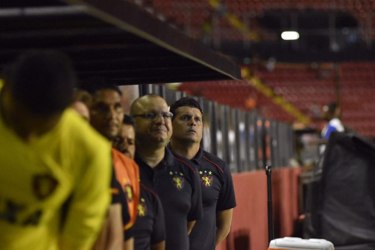 Vindo de quatro derrotas consecutivas na Série A, o Sport recebeu a Chapecoense na noite deste domingo, na Ilha do Retiro
