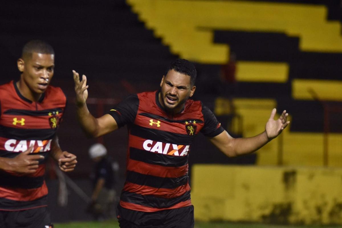 Vindo de quatro derrotas consecutivas na Série A, o Sport recebeu a Chapecoense na noite deste domingo, na Ilha do Retiro