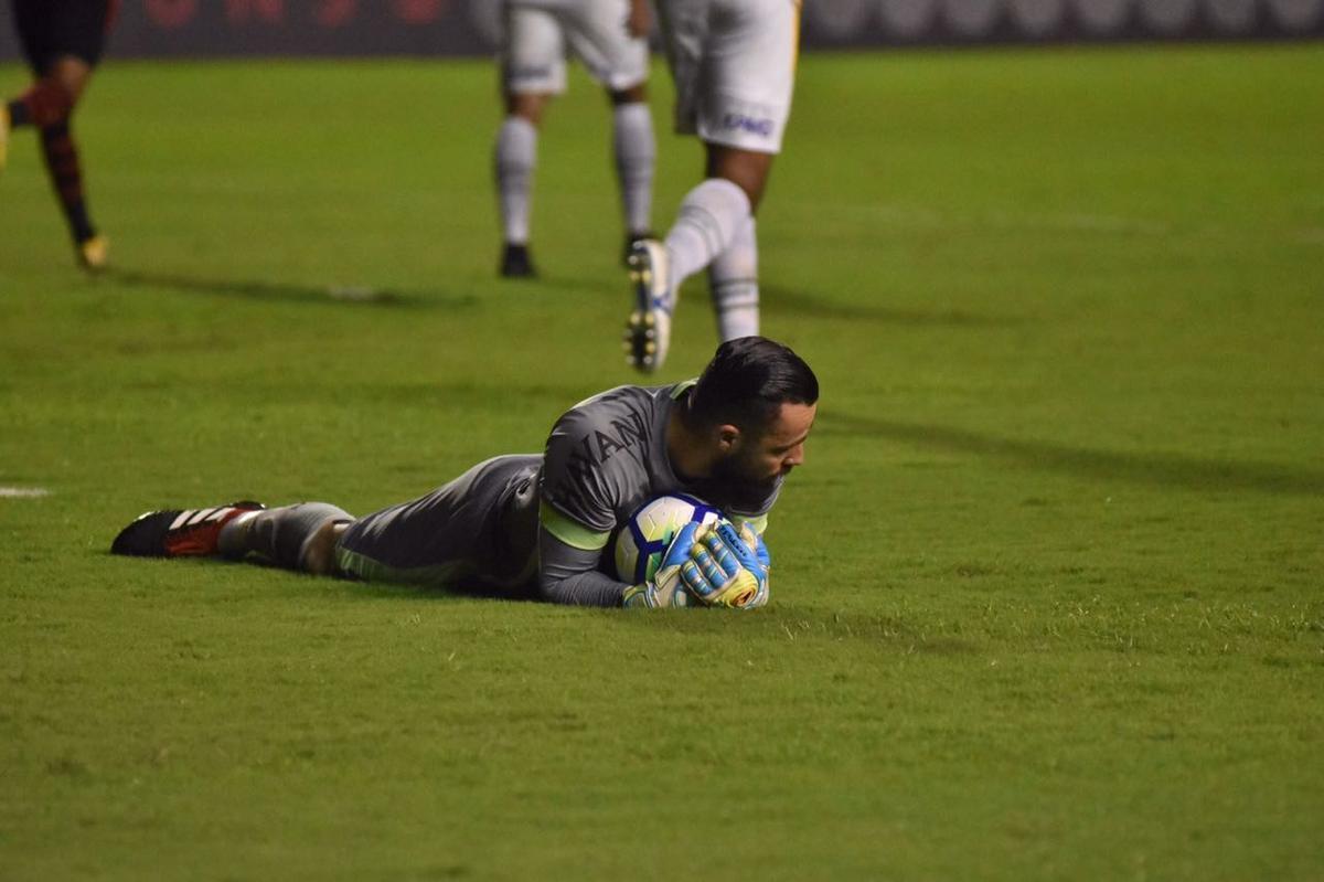 Vindo de quatro derrotas consecutivas na Série A, o Sport recebeu a Chapecoense na noite deste domingo, na Ilha do Retiro