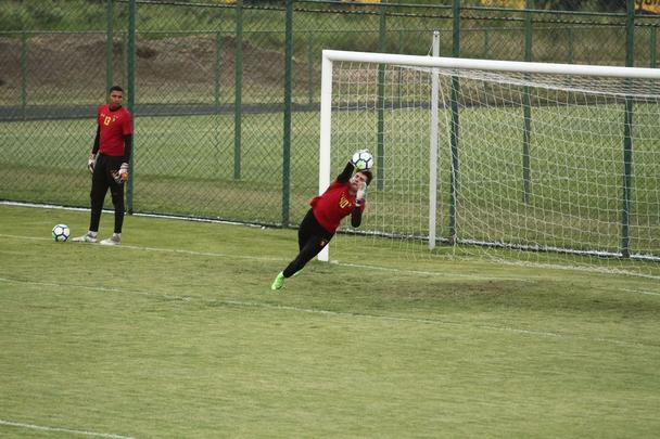 O Sport treinou nesta quarta-feira (08) com a presença do novo atacante do clube, Morato.