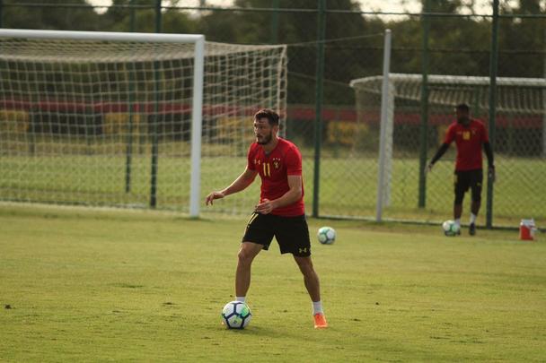 O Sport treinou nesta quarta-feira (8) com a presença do novo atacante do clube, Morato