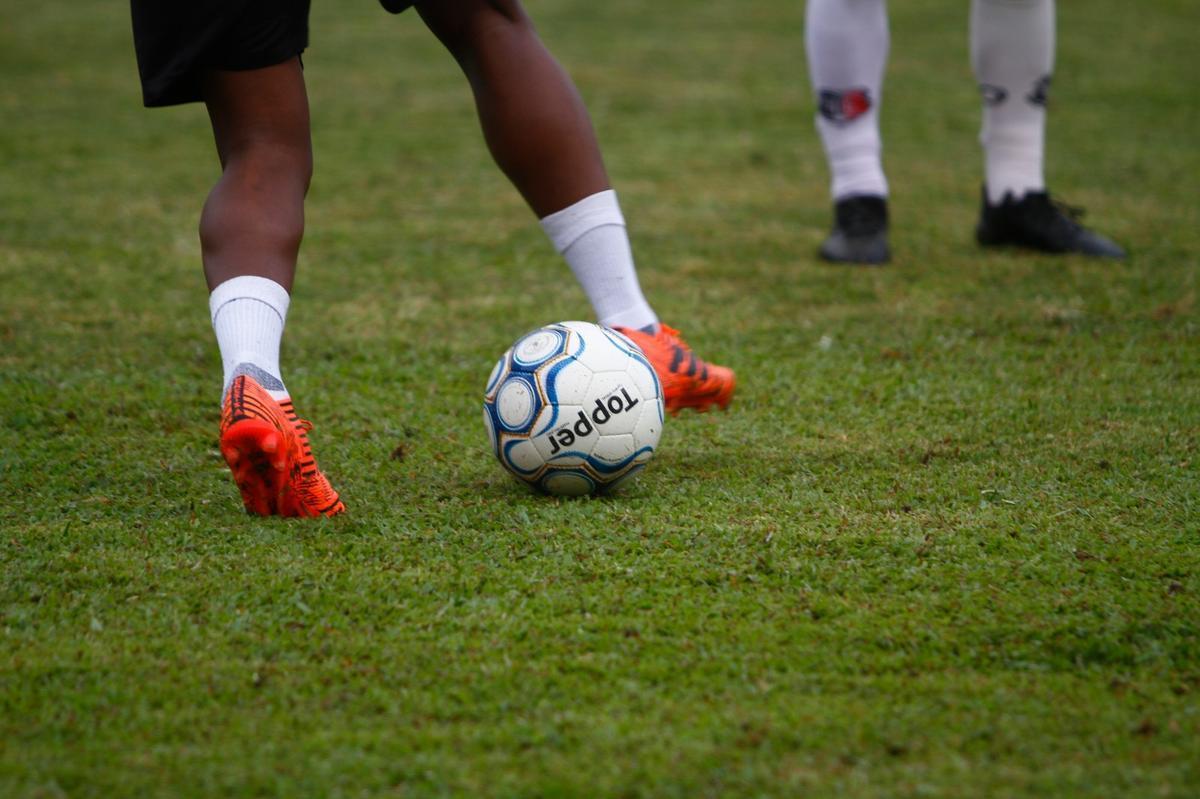 Sob chuva, Santa Cruz realizou um treino reservado  imprensa na tarde desta quinta-feira, no Arruda; apenas o aquecimento pde ser registrado