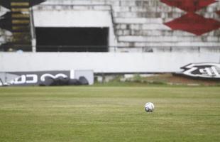 Sob chuva, Santa Cruz realizou um treino reservado  imprensa na tarde desta quinta-feira, no Arruda; apenas o aquecimento pde ser registrado