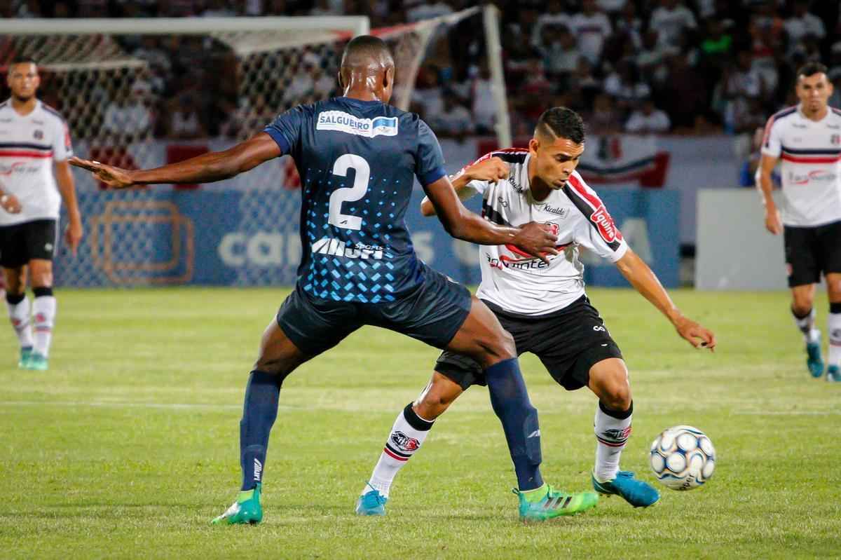 Santa Cruz venceu o Salgueiro por 1 a 0 na noite deste sbado, no Arruda, e ficou em terceiro do Grupo A
