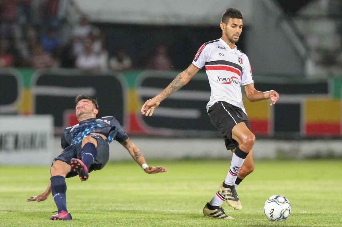 Santa Cruz venceu o Salgueiro por 1 a 0 na noite deste sbado, no Arruda, e ficou em terceiro do Grupo A
