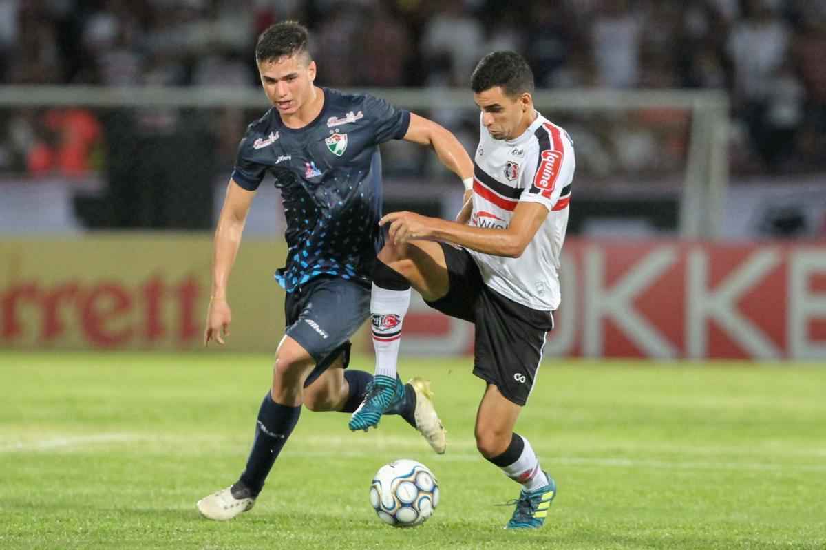 Santa Cruz venceu o Salgueiro por 1 a 0 na noite deste sbado, no Arruda, e ficou em terceiro do Grupo A
