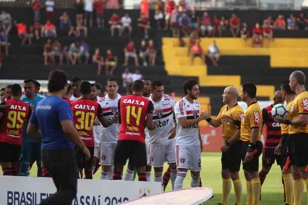 O duelo entre Sport x São Paulo marcou o reencontro dos meio-campistas Diego Souza e Everton Felipe com a torcida do Sport na Ilha do Retiro