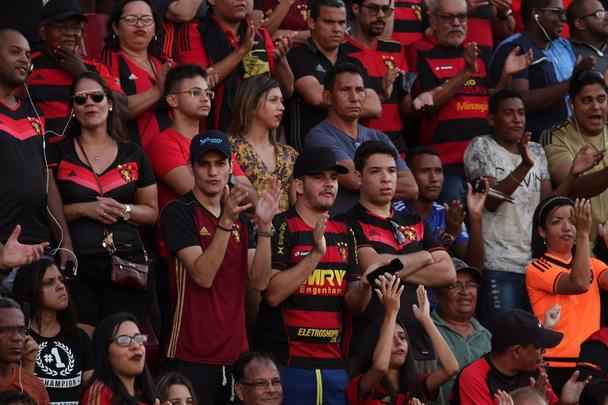 O duelo entre Sport x São Paulo marcou o reencontro dos meio-campistas Diego Souza e Everton Felipe com a torcida do Sport na Ilha do Retiro