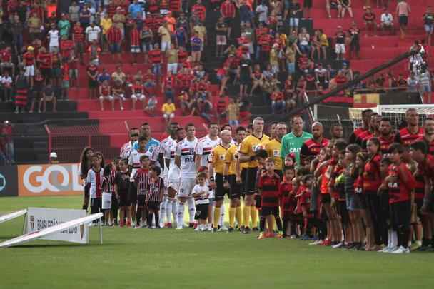 O duelo entre Sport x São Paulo marcou o reencontro dos meio-campistas Diego Souza e Everton Felipe com a torcida do Sport na Ilha do Retiro