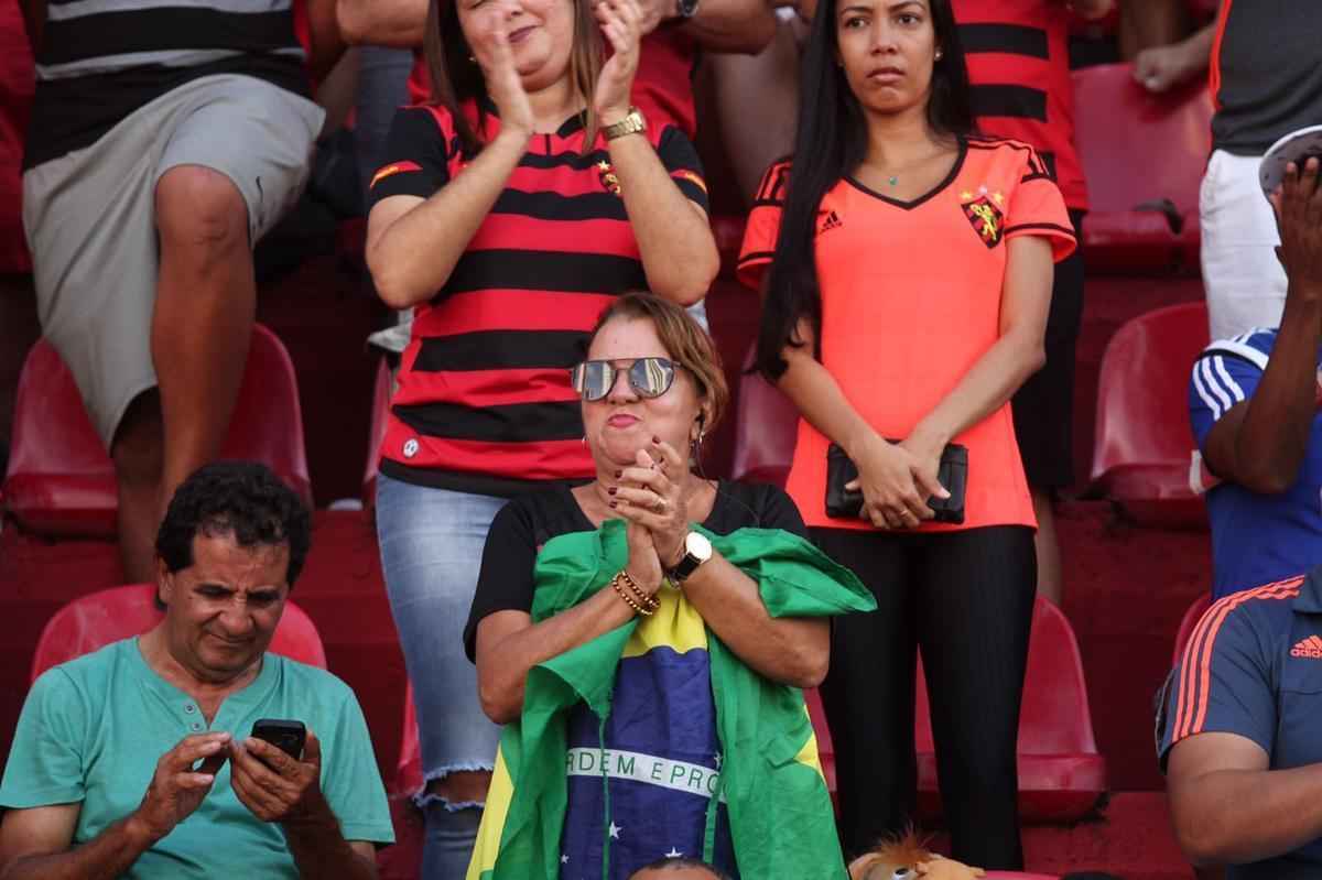 O duelo entre Sport x So Paulo marcou o reencontro dos meio-campistas Diego Souza e Everton Felipe com a torcida do Sport na Ilha do Retiro