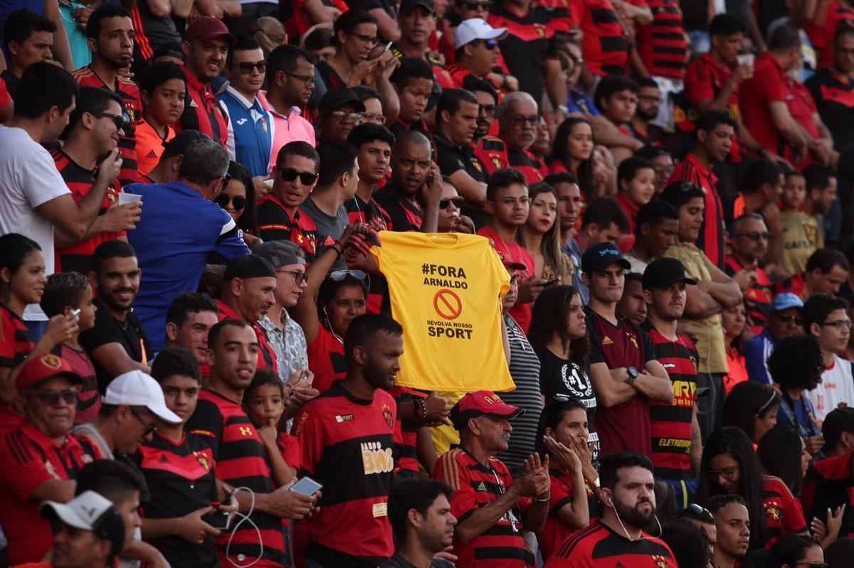 O duelo entre Sport x So Paulo marcou o reencontro dos meio-campistas Diego Souza e Everton Felipe com a torcida do Sport na Ilha do Retiro