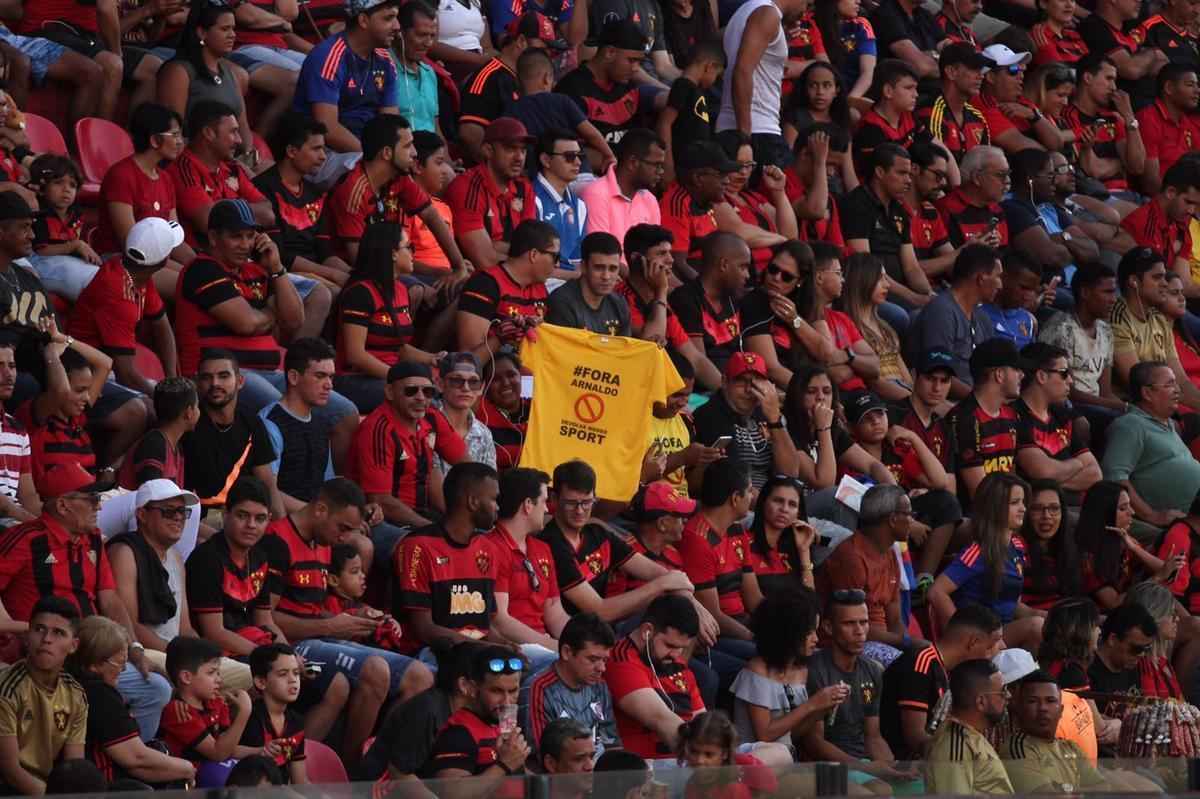 O duelo entre Sport x So Paulo marcou o reencontro dos meio-campistas Diego Souza e Everton Felipe com a torcida do Sport na Ilha do Retiro