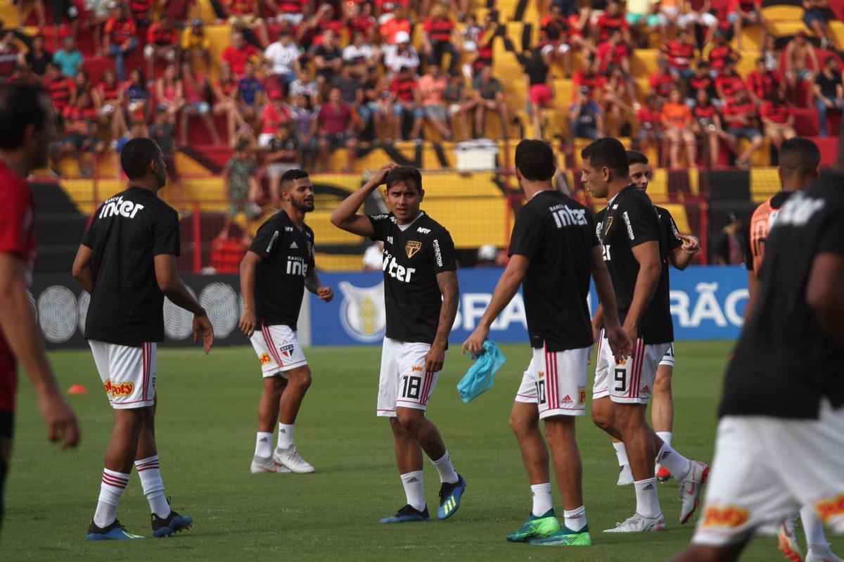 O duelo entre Sport x So Paulo marcou o reencontro dos meio-campistas Diego Souza e Everton Felipe com a torcida do Sport na Ilha do Retiro