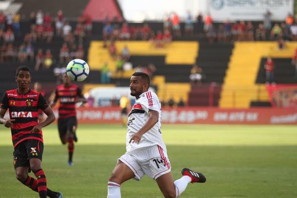 O duelo entre Sport x São Paulo marcou o reencontro dos meio-campistas Diego Souza e Everton Felipe com a torcida do Sport na Ilha do Retiro
