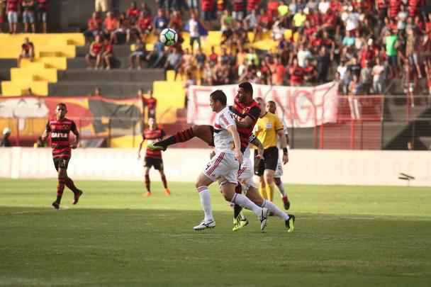 O duelo entre Sport x São Paulo marcou o reencontro dos meio-campistas Diego Souza e Everton Felipe com a torcida do Sport na Ilha do Retiro