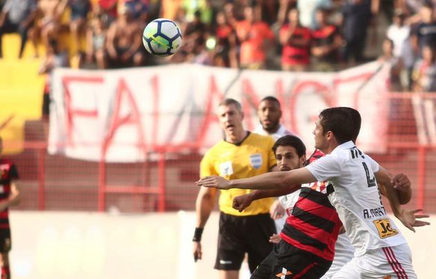 O duelo entre Sport x São Paulo marcou o reencontro dos meio-campistas Diego Souza e Everton Felipe com a torcida do Sport na Ilha do Retiro