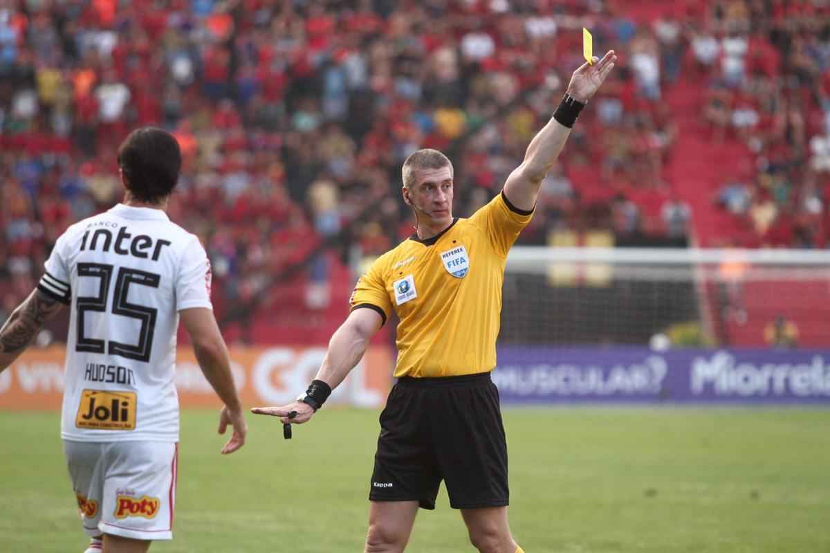O duelo entre Sport x So Paulo marcou o reencontro dos meio-campistas Diego Souza e Everton Felipe com a torcida do Sport na Ilha do Retiro 
