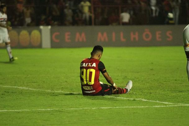 O duelo entre Sport x São Paulo marcou o reencontro dos meio-campistas Diego Souza e Everton Felipe com a torcida do Sport na Ilha do Retiro