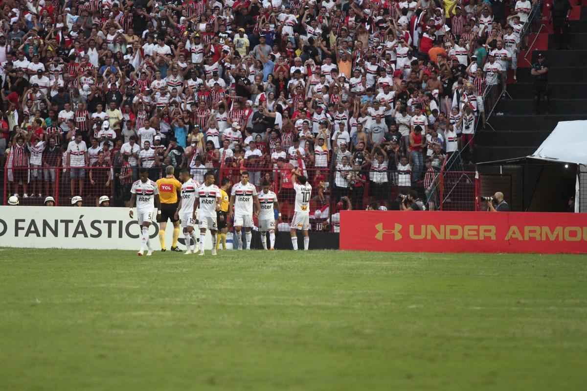 O duelo entre Sport x So Paulo marcou o reencontro dos meio-campistas Diego Souza e Everton Felipe com a torcida do Sport na Ilha do Retiro 