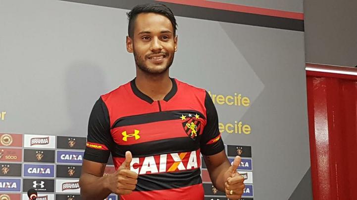 Sport apresentou oficialmente seus dois novos atacantes. Hernane vestir a camisa 9 e Matheus a de nmero 22