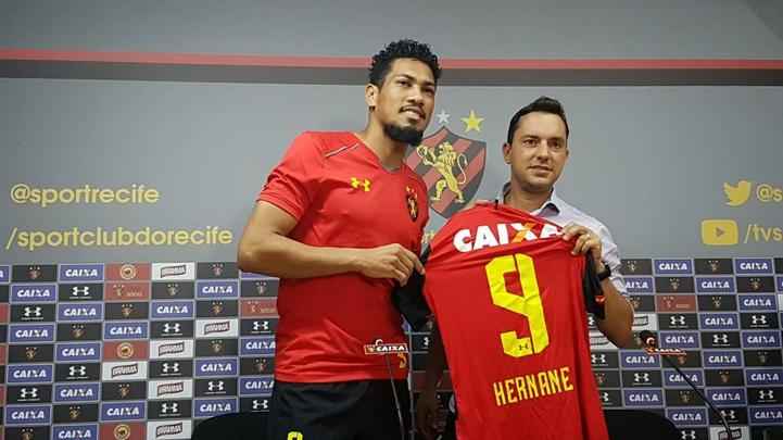 Sport apresentou oficialmente seus dois novos atacantes. Hernane vestir a camisa 9 e Matheus a de nmero 22