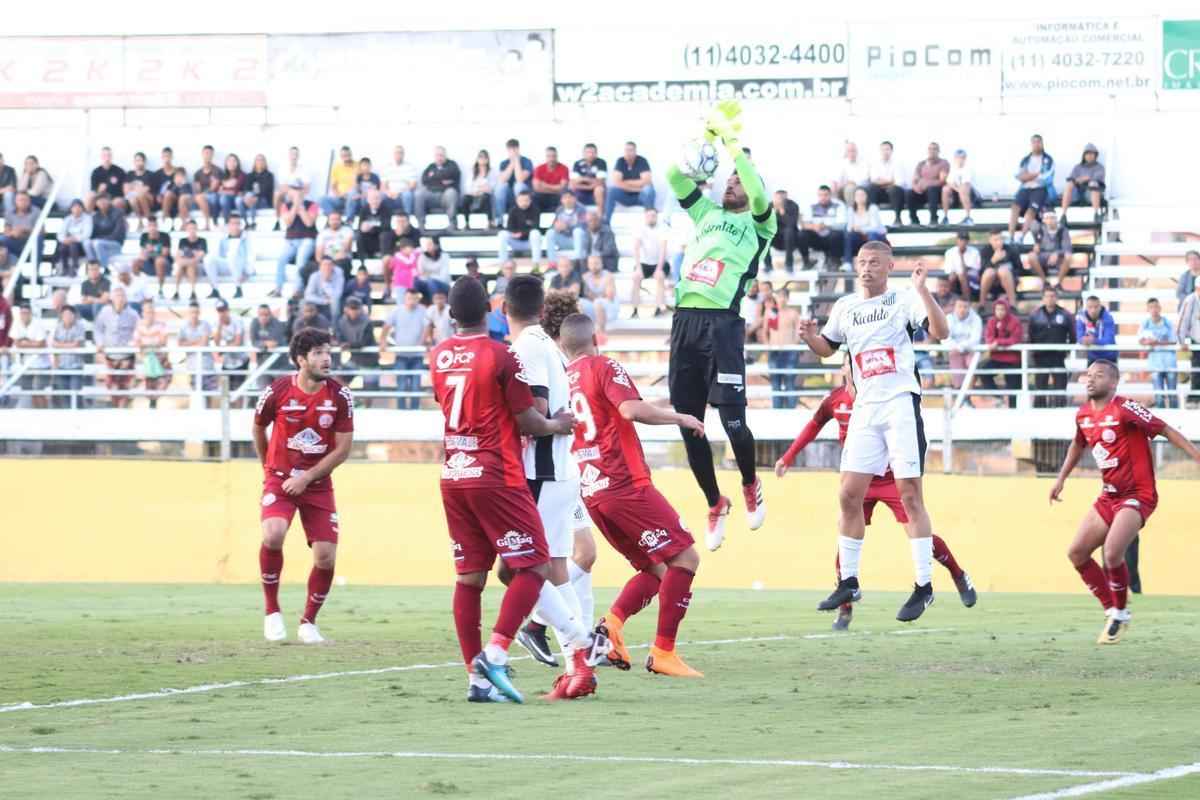 Confira as imagens do primeiro jogo da deciso pela vaga na Srie B de 2019