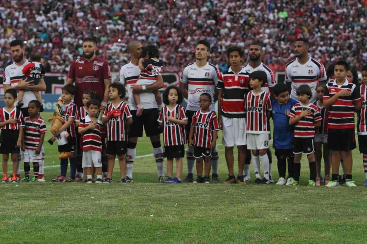 Em um Arruda em ebulio, Santa Cruz recebeu o Operrio-PR para a primeira partida das quartas de final da Srie C