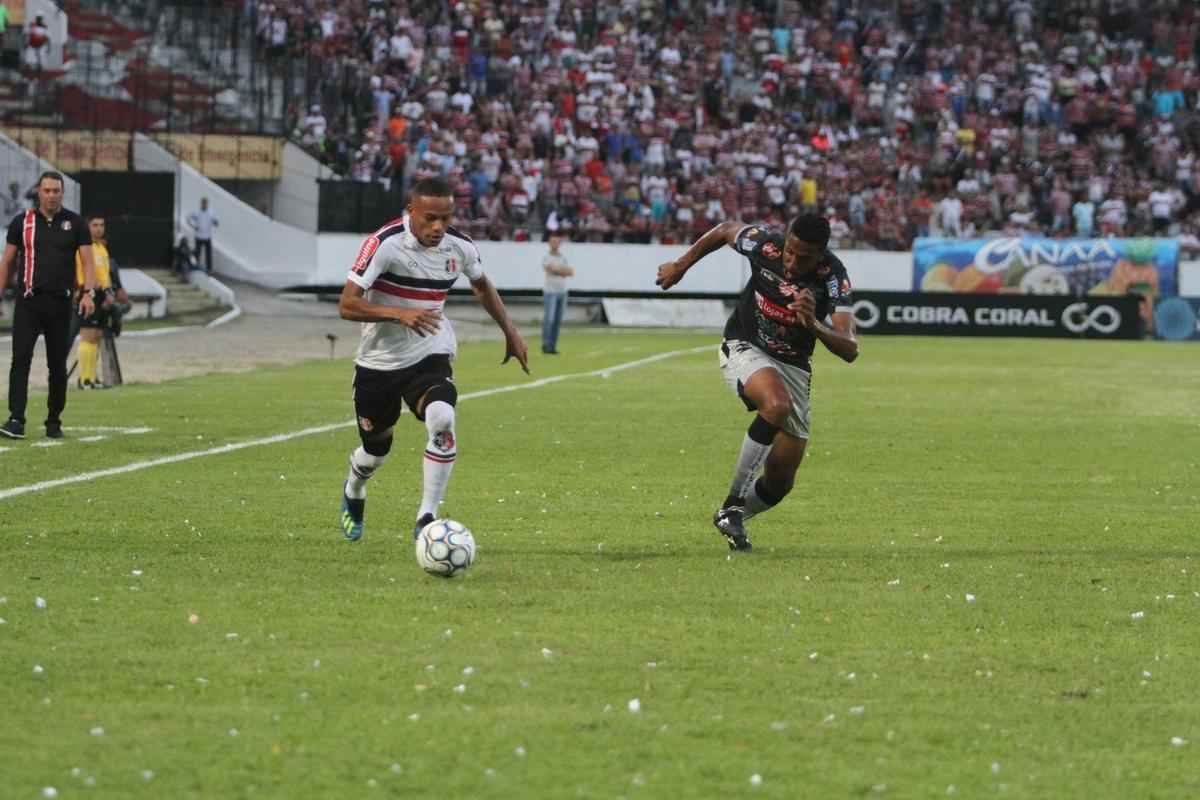 Em um Arruda em ebulio, Santa Cruz recebeu o Operrio-PR para a primeira partida das quartas de final da Srie C