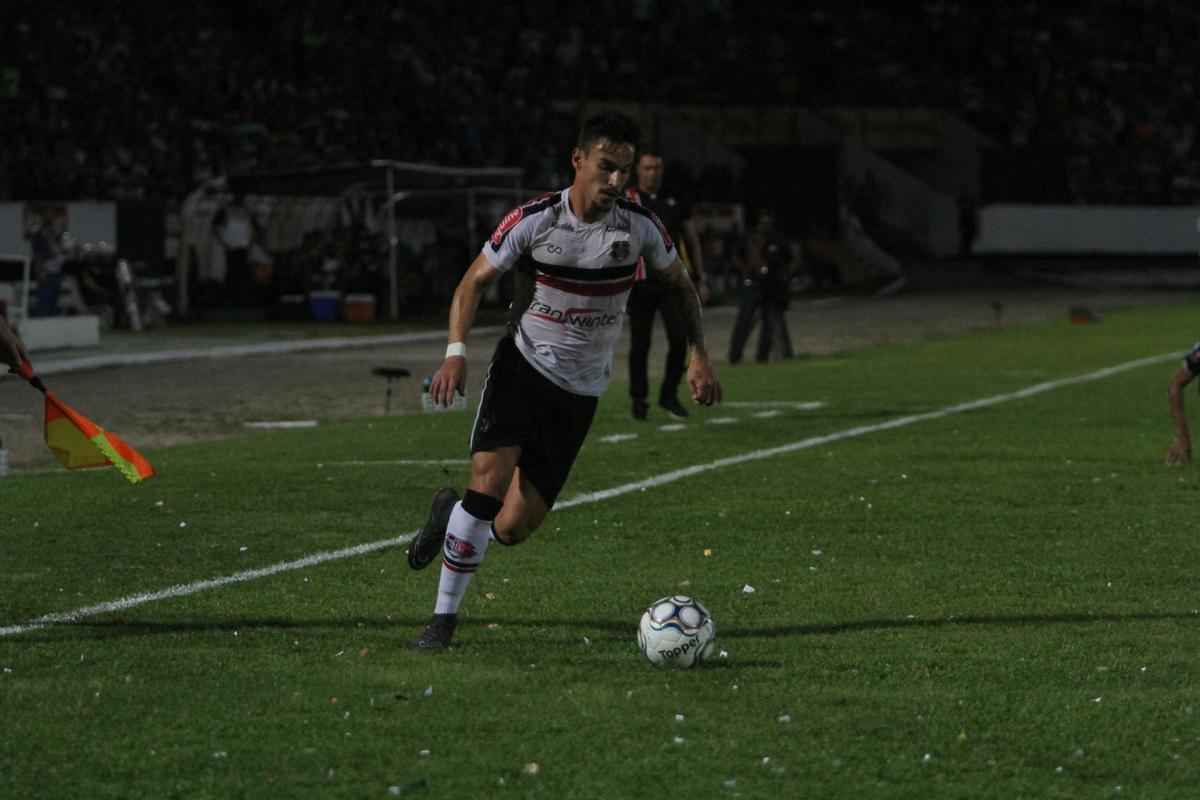 Em um Arruda em ebulio, Santa Cruz recebeu o Operrio-PR para a primeira partida das quartas de final da Srie C 